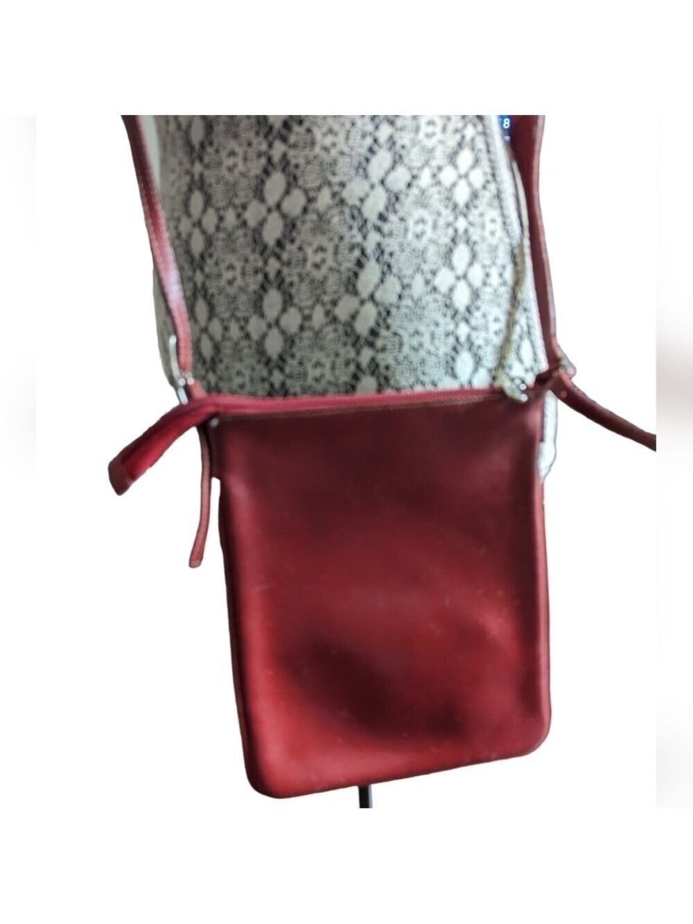 Vintage Roots Crossbody/Shoulder Bag - Picture 4 of 16